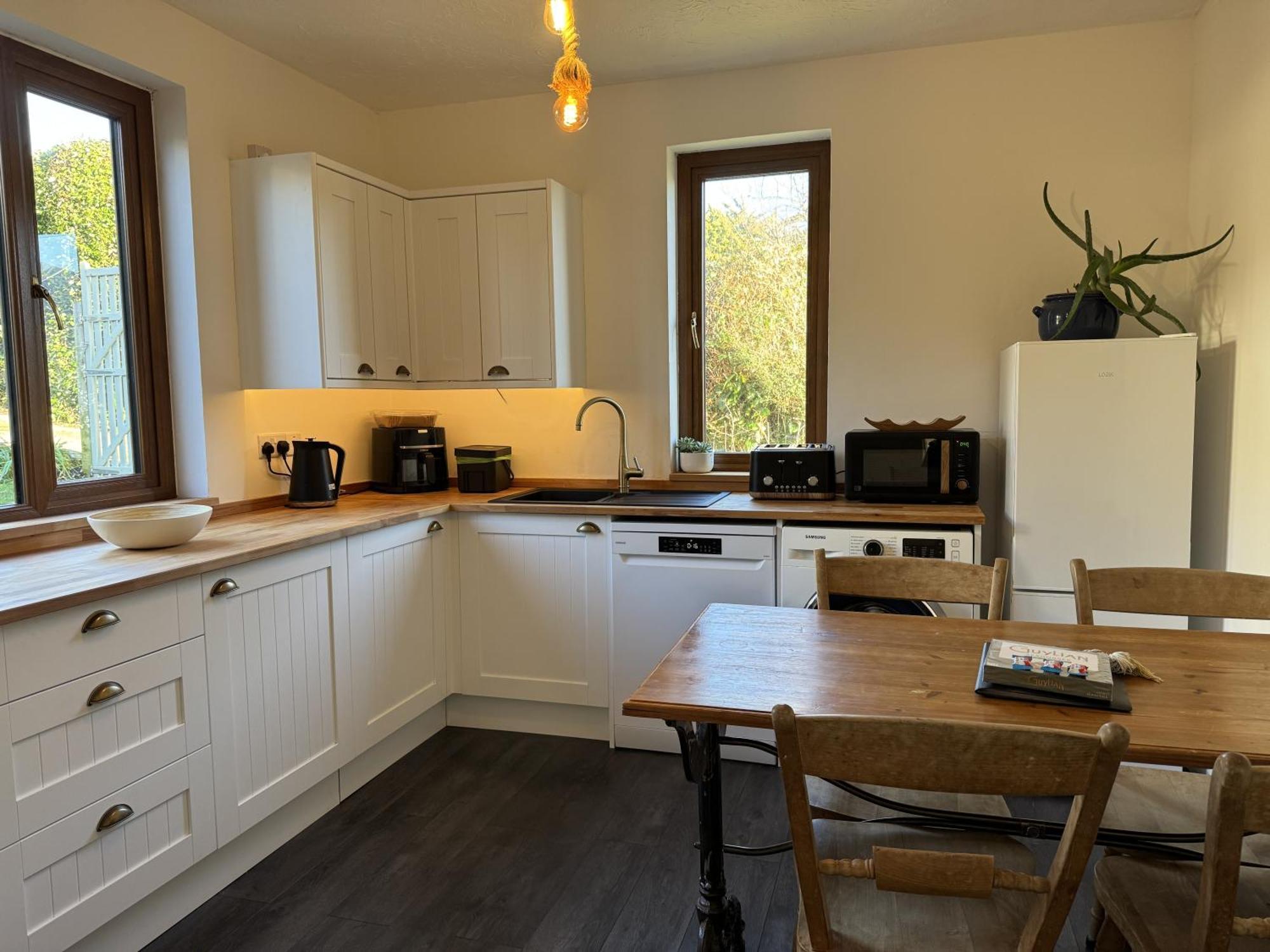 3 Bed Ground Floor Apartment - Hot Tub Optional Upgrade Hythe  Exterior photo